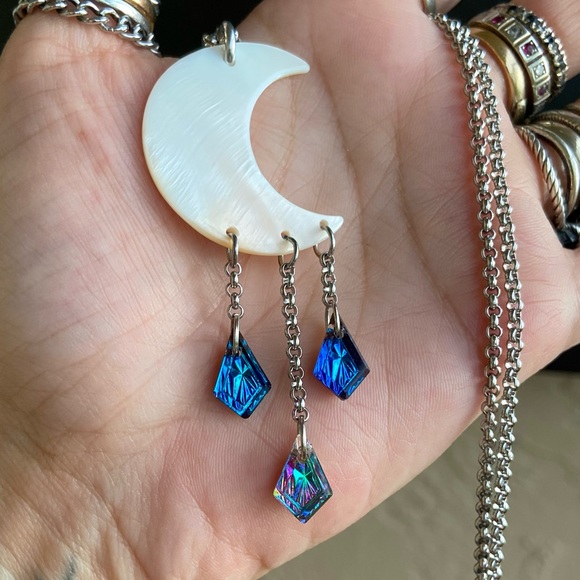 Mother of pearl & austrian crystals moon boho stainless steel chain necklace - Picture 8 of 11